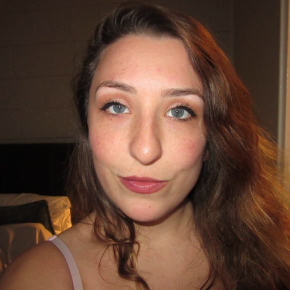 Meet your Posher, Zoë - Picture 2 of 2